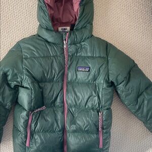 Patagonia Kids Hi-Loft Down Sweater Green with Pink Lining